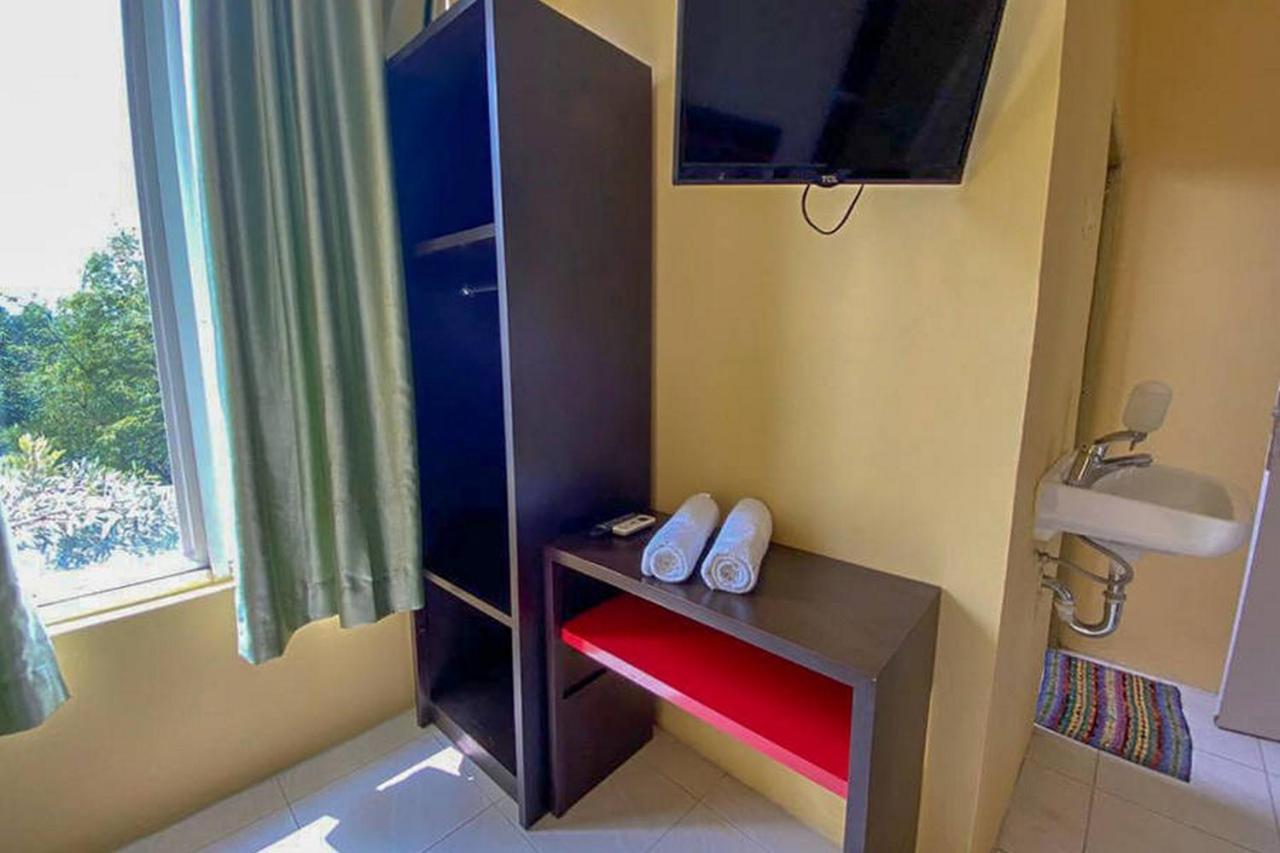 Rama Shinta Homestay Near Gembiral Loka Zoo Redpartner Yogyakarta Exterior foto