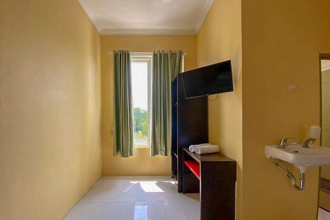 Rama Shinta Homestay Near Gembiral Loka Zoo Redpartner Yogyakarta Exterior foto