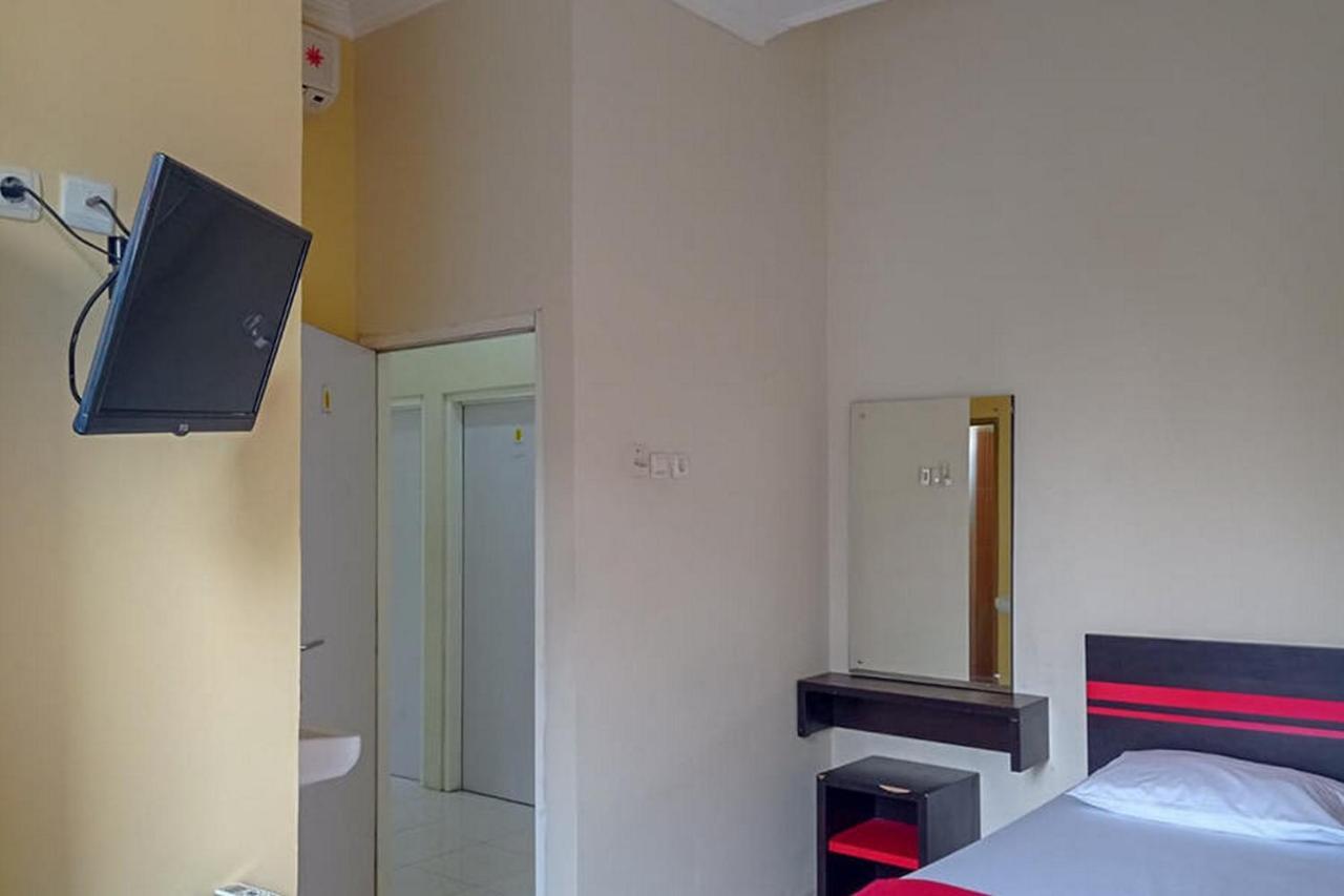 Rama Shinta Homestay Near Gembiral Loka Zoo Redpartner Yogyakarta Exterior foto