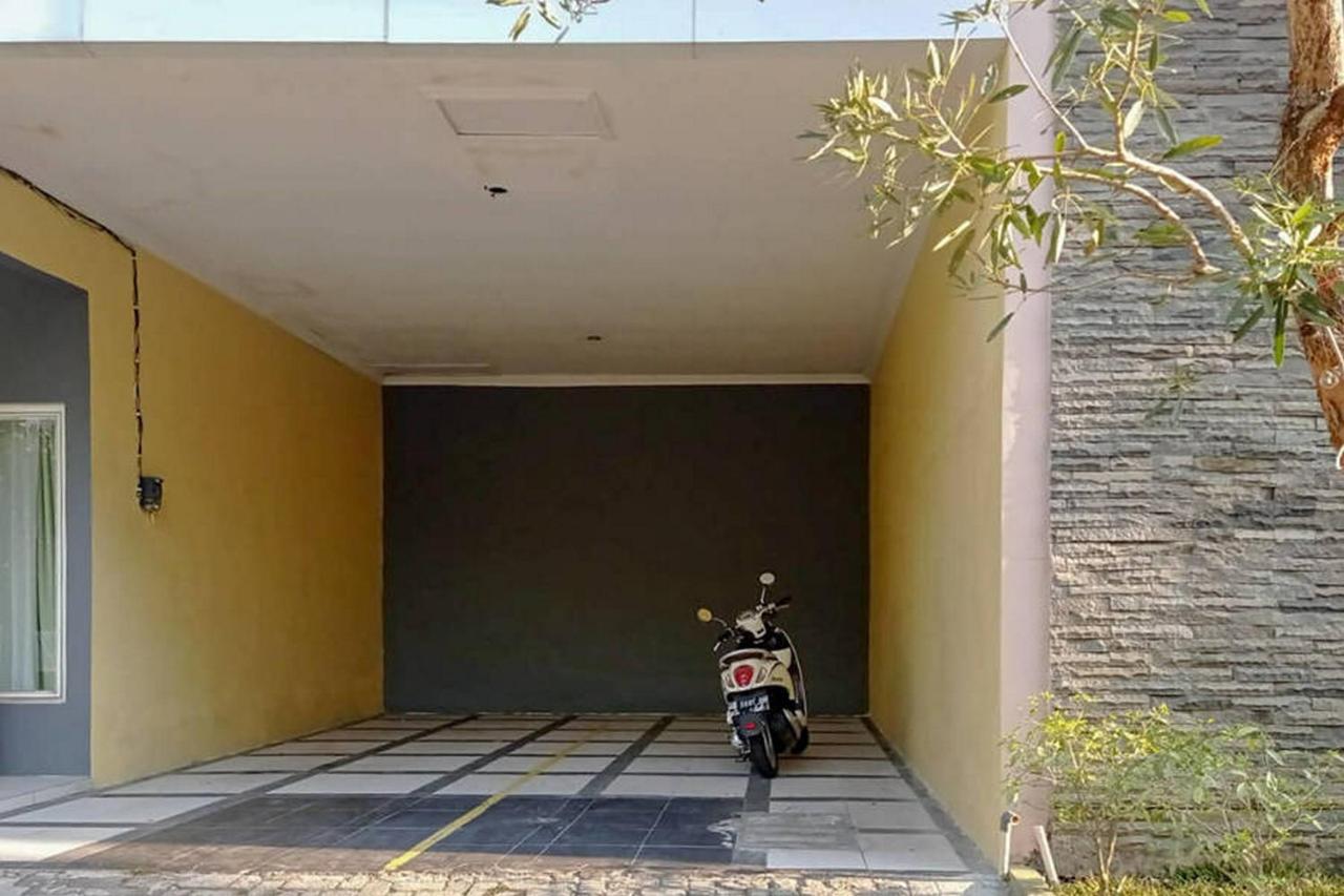 Rama Shinta Homestay Near Gembiral Loka Zoo Redpartner Yogyakarta Exterior foto
