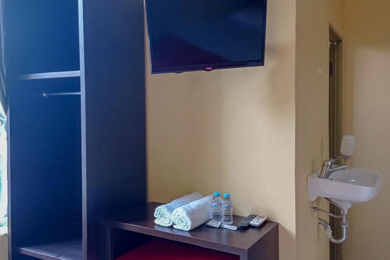 Rama Shinta Homestay Near Gembiral Loka Zoo Redpartner Yogyakarta Exterior foto